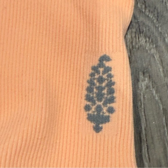 FP Movement All Clear V-Neck Sleeveless Cropped Cami size M/L in pastel peach - Picture 6 of 7